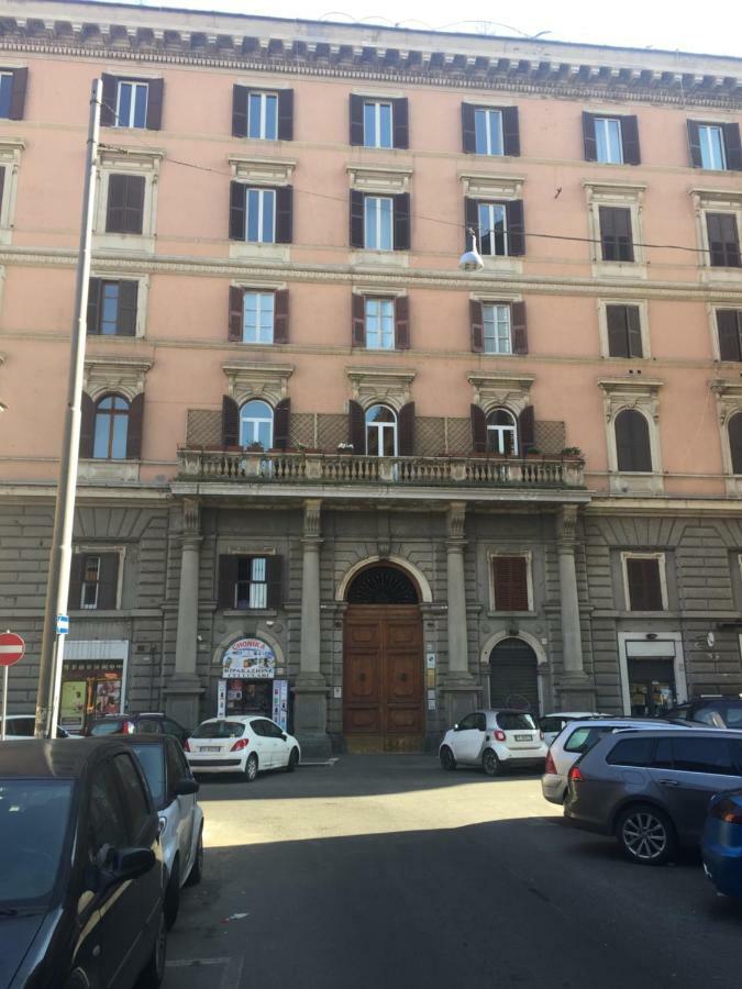 Pensionat Bakirooms 2*